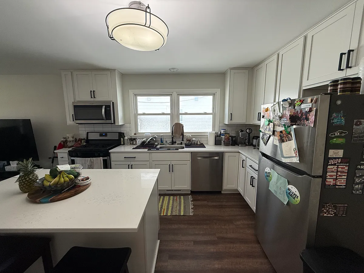 Building Photo - 1832 McKinley St NE #1