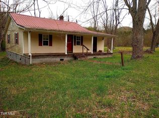 632 S Burtons Ford Rd, Castlewood, VA 24224