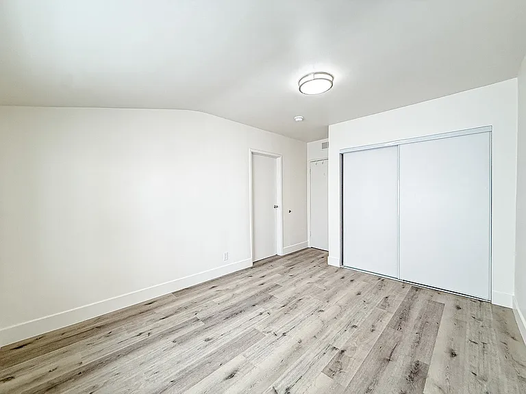 4528 Murietta Ave #11A — Photo 15