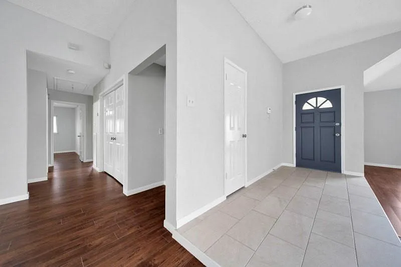 3 bed, 2.0 bath, 1874 sqft, $2,250 — Photo 2