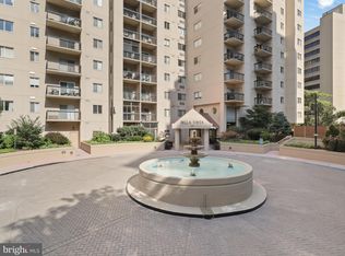1211 S Eads St APT 601, Arlington, VA 22202