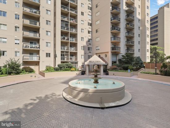 1211 S Eads St APT 601, Arlington, VA 22202