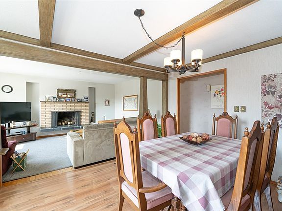 4th image of 477 Swinford St