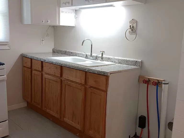 2802 S Vine St — Photo 9