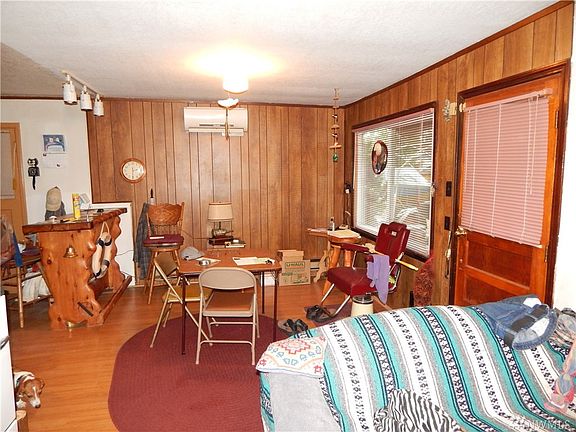 5th image of 19420 5th Ave E