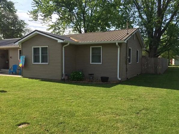 211 E Wernsing Ave, Effingham, IL 62401