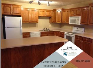 3104 E Bragstad Dr, Sioux Falls, SD 57103