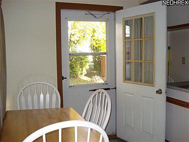 5th image of 18 Ohio Dr