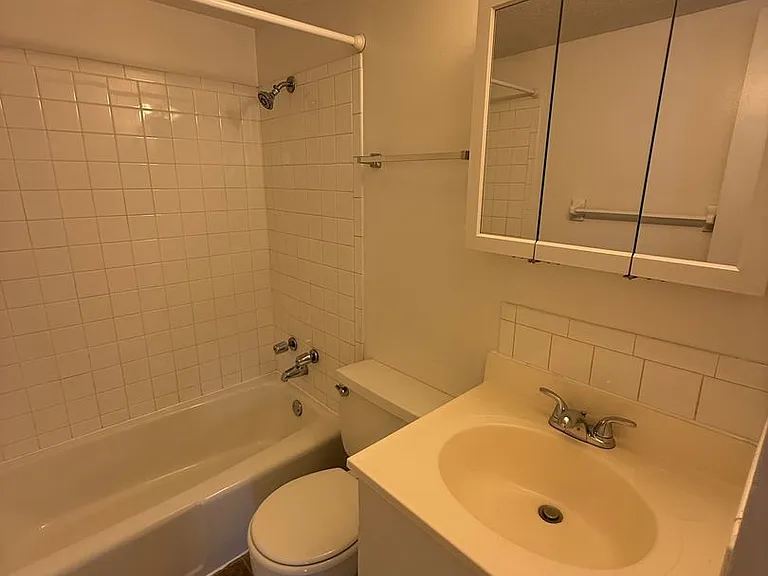 5811 Maple St — Photo 7