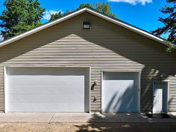 4th image of 8325 178th Ln NE
