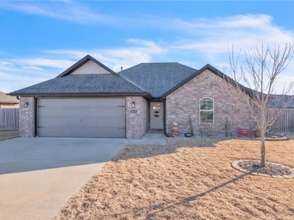 1621 Whirlaway Ln, Prairie Grove, AR 72753