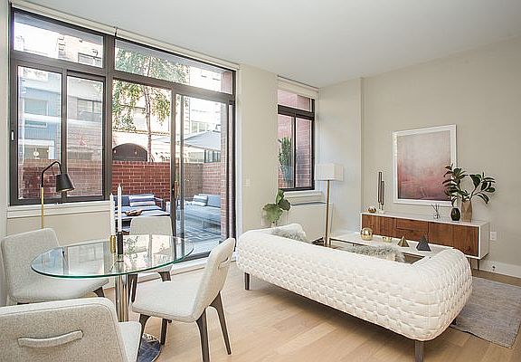 4th image of 250 W 19th St APT 1J