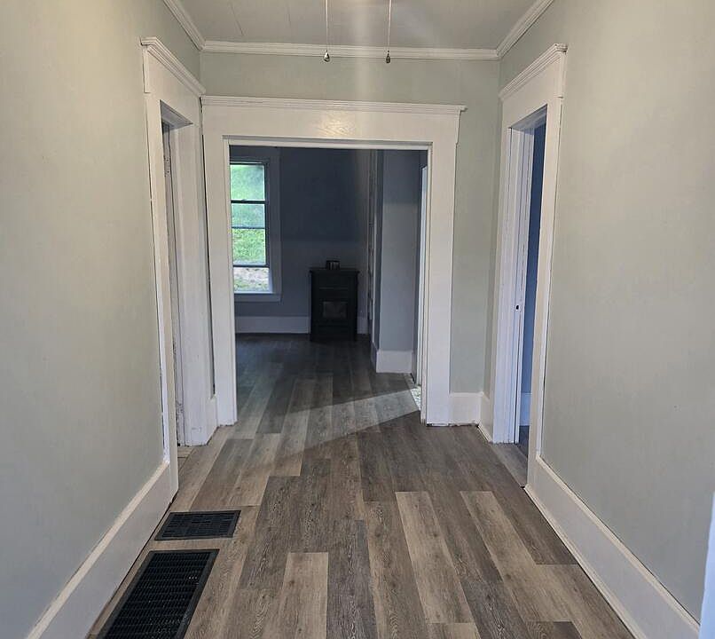 1st image of 107 Aden St