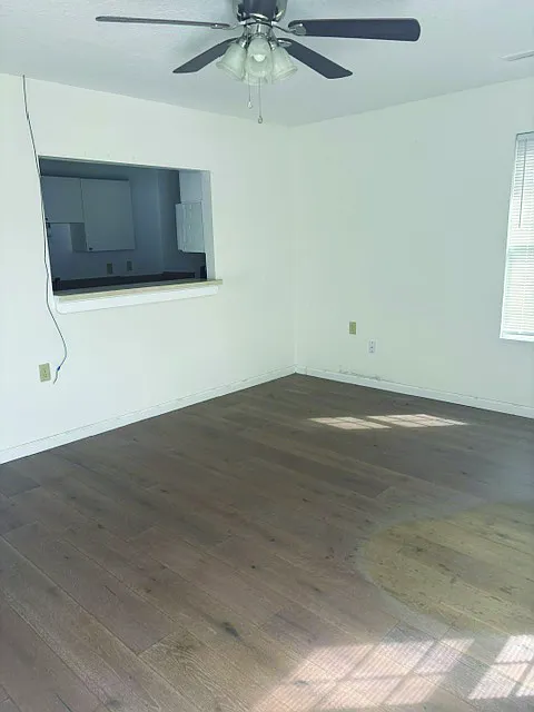 2 bed, 878 sqft, $1,350 — Photo 2
