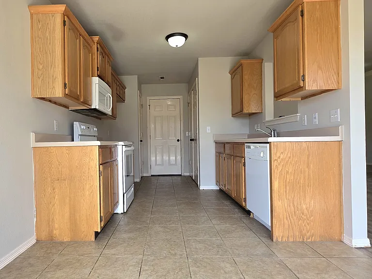 3405 S East St — Photo 3