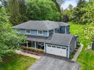 27 Phoenix Dr, Mendham, NJ 07945