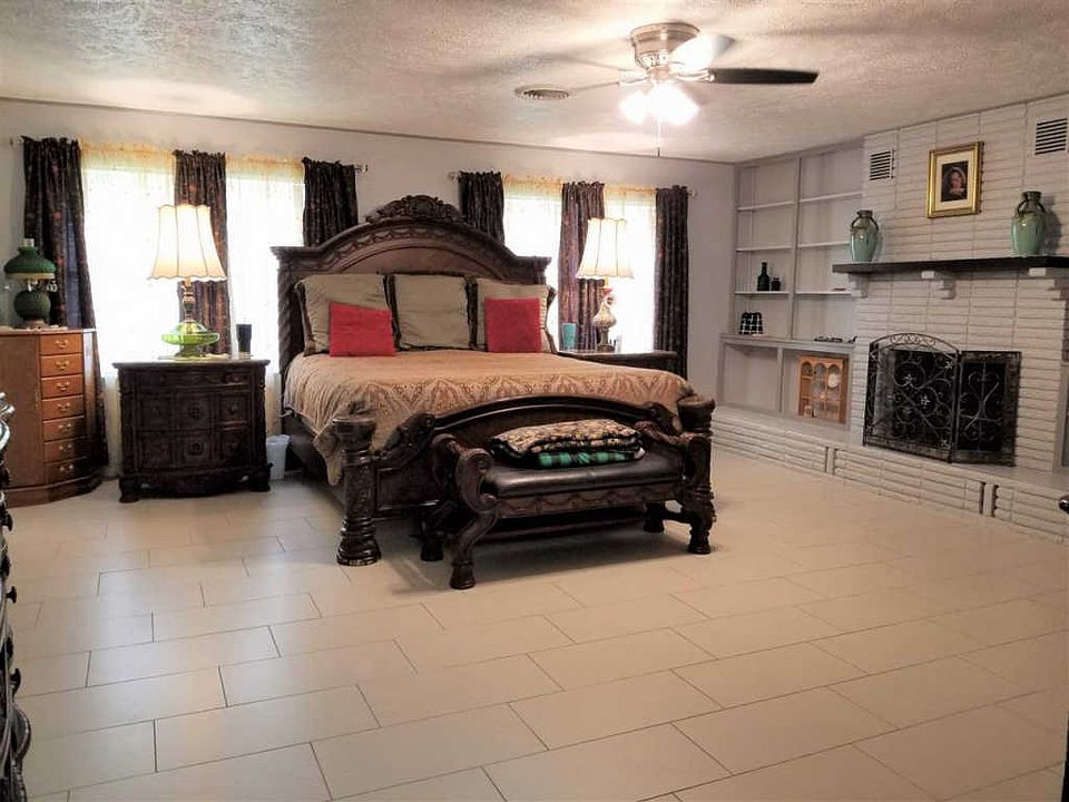 1st image of 21 Knotty Pine Ln