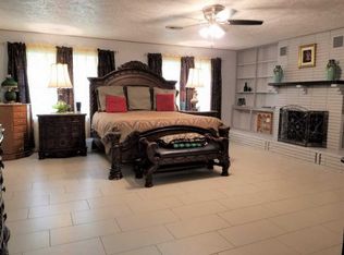 21 Knotty Pine Ln, Orange, TX 77630