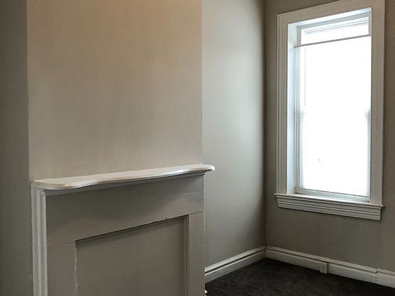 4th image of 132 S Beaver St #3