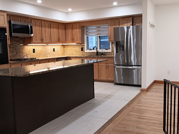 3rd image of 12 Crescent Ave #2