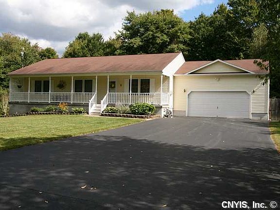 2nd image of 5 Carrie Ln
