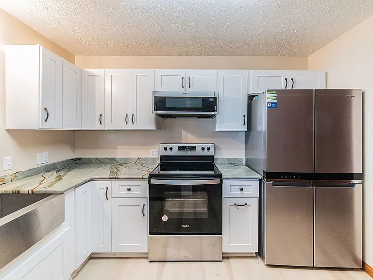 671 Riverview Dr — Photo 12