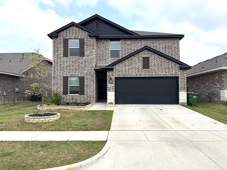 2518 Tahoe Dr — Photo 1
