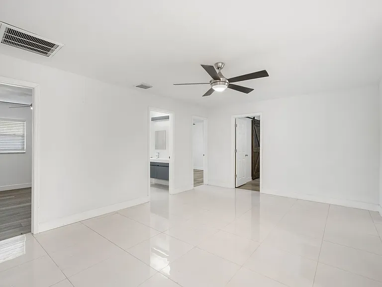 608 Overhill Dr — Photo 13