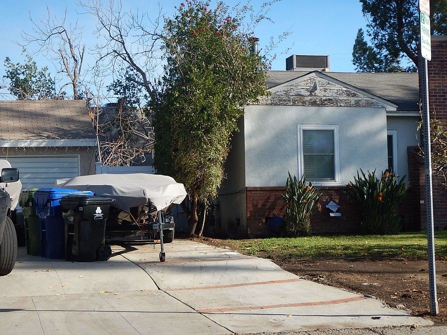 2nd image of 5902 Vesper Ave