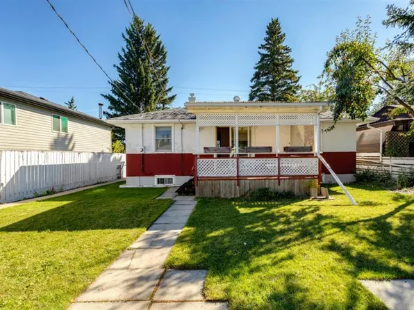 3915 NE 73rd St NW, Calgary, AB T3B 2L8