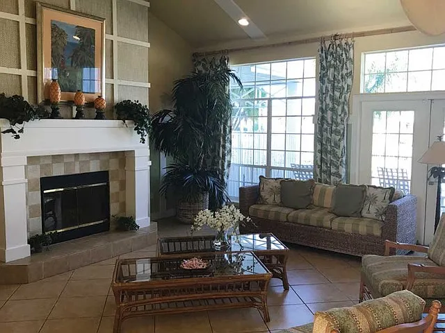 Spacious lounge