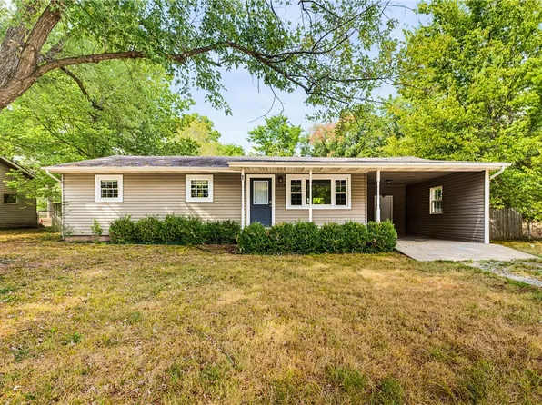 2324 W Holly St, Fayetteville, AR 72703