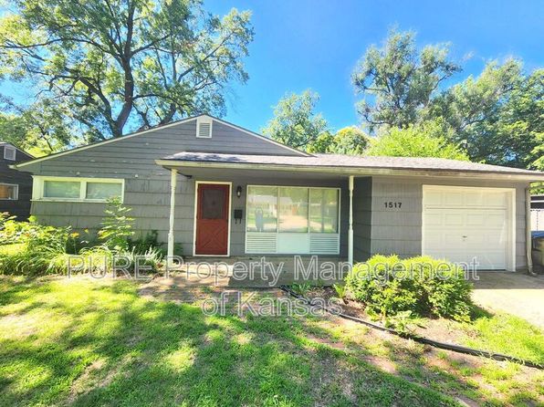 1517 SW 24th St, Topeka, KS 66611
