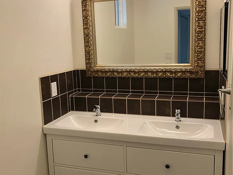 611 E Maple St #3 — Photo 13