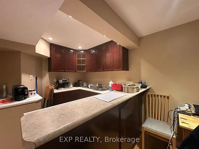 256 Scout St — Photo 15
