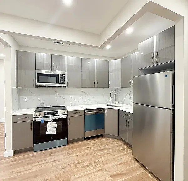 694 Rutland Rd #2 — Photo 5