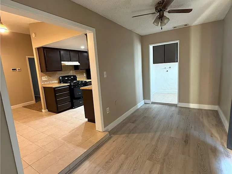 1260 Mirage Dr — Photo 1
