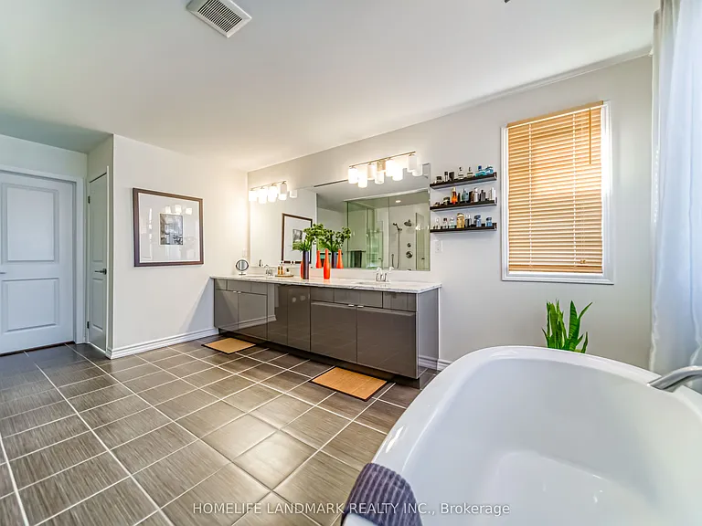 294 Valermo Dr — Photo 17
