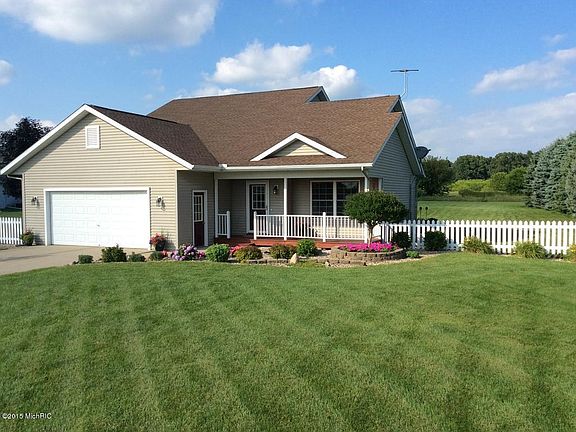 3rd image of 49505 Meadow Oak Trl