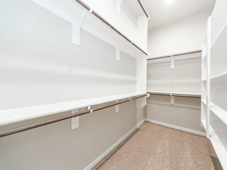 8706 Fox Trail Dr — Photo 16