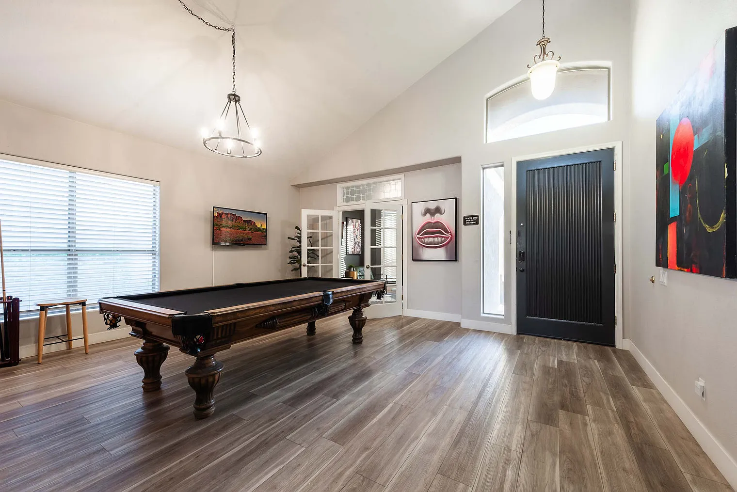 5 bed, 2.0 bath, 2992 sqft, $9,868 — Photo 3