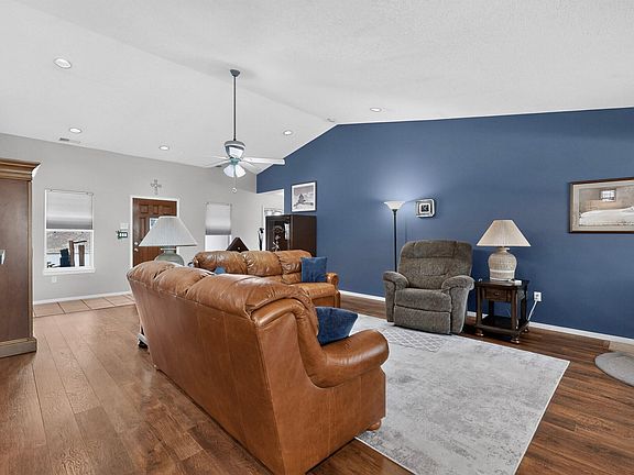 5th image of 28 Asher Ln