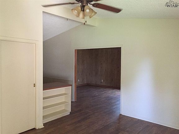 3rd image of 4133 Moffett Ave