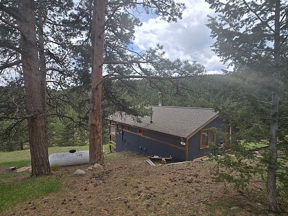4th image of 229 Crestwood Ct
