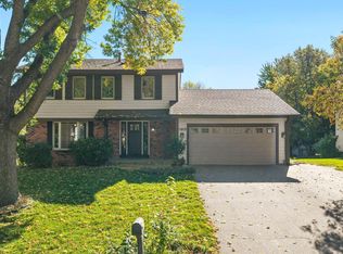 12575 Fescue Ct, Eden Prairie, MN 55347