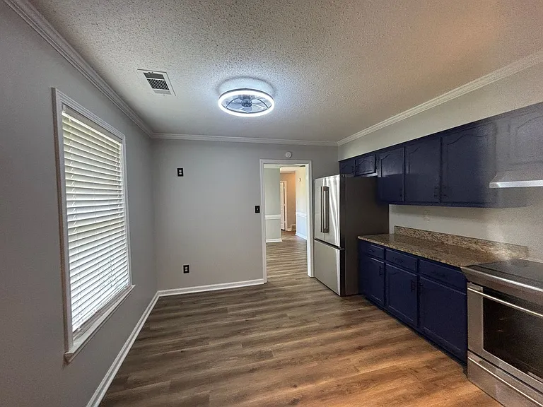 3015 Milkyway Dr — Photo 32