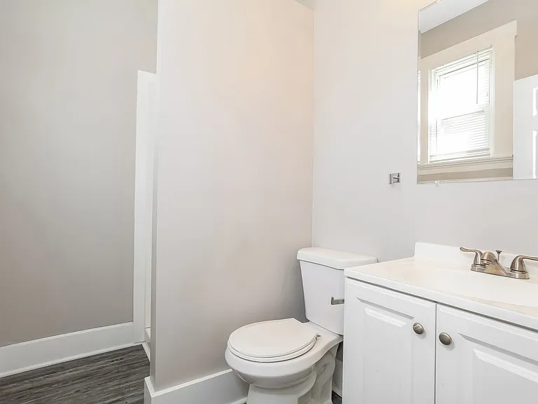 936290_028_bathroom_13185027.jpg
