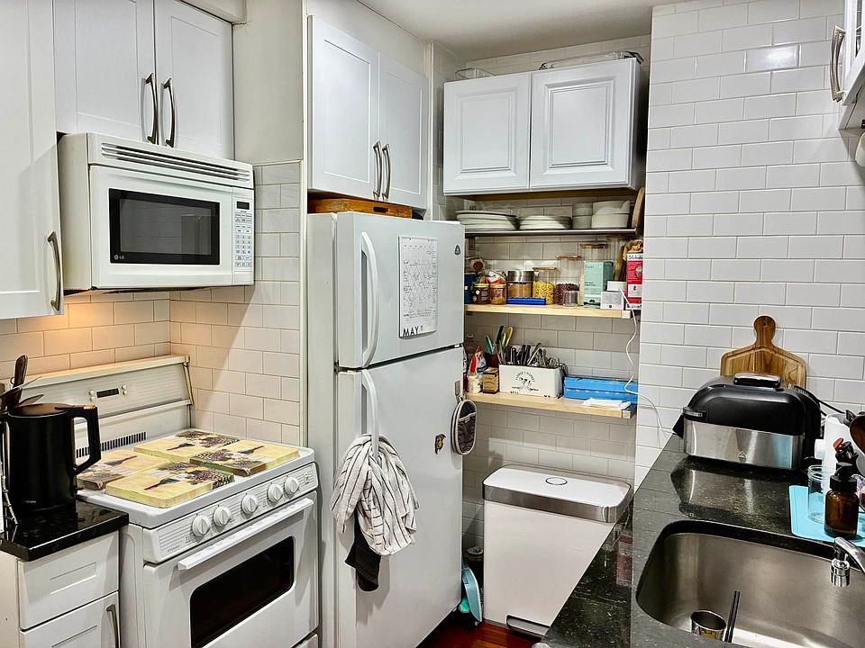 1st image of 14-08 31st Ave #3C