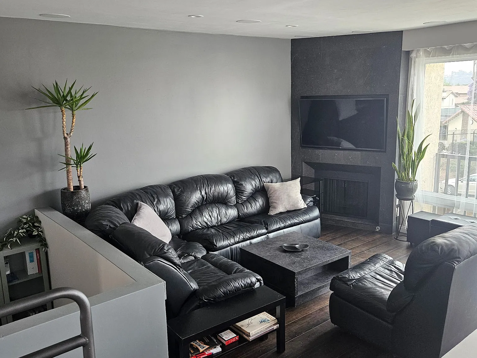 2 bed, 1.5 bath, 1340 sqft, $4,250 — Photo 3