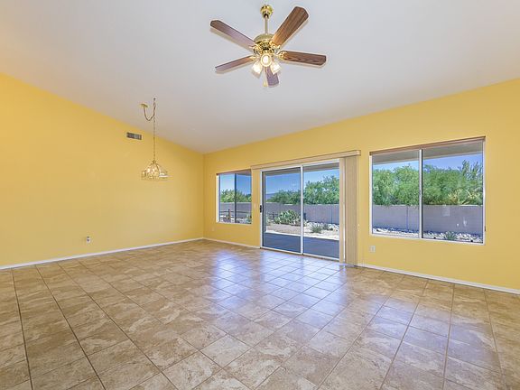 4th image of 223 S Maverick Way